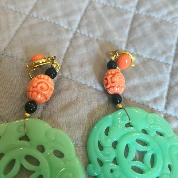 Kenneth Jay Lane earrings. - Picture 3 of 4